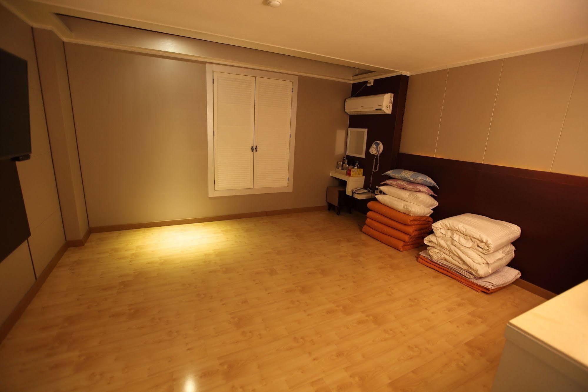 River Hotel Namwon Exterior foto